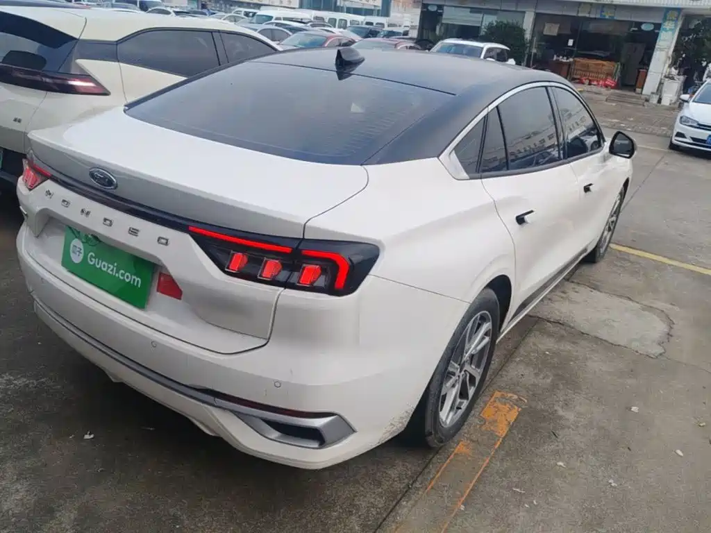 Ford Mondeo — миниатюра 7