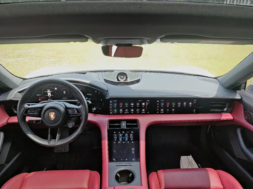 Porsche Taycan — миниатюра 10