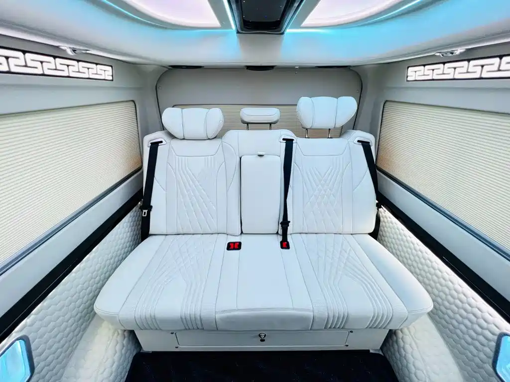 Toyota Hiace — миниатюра 18