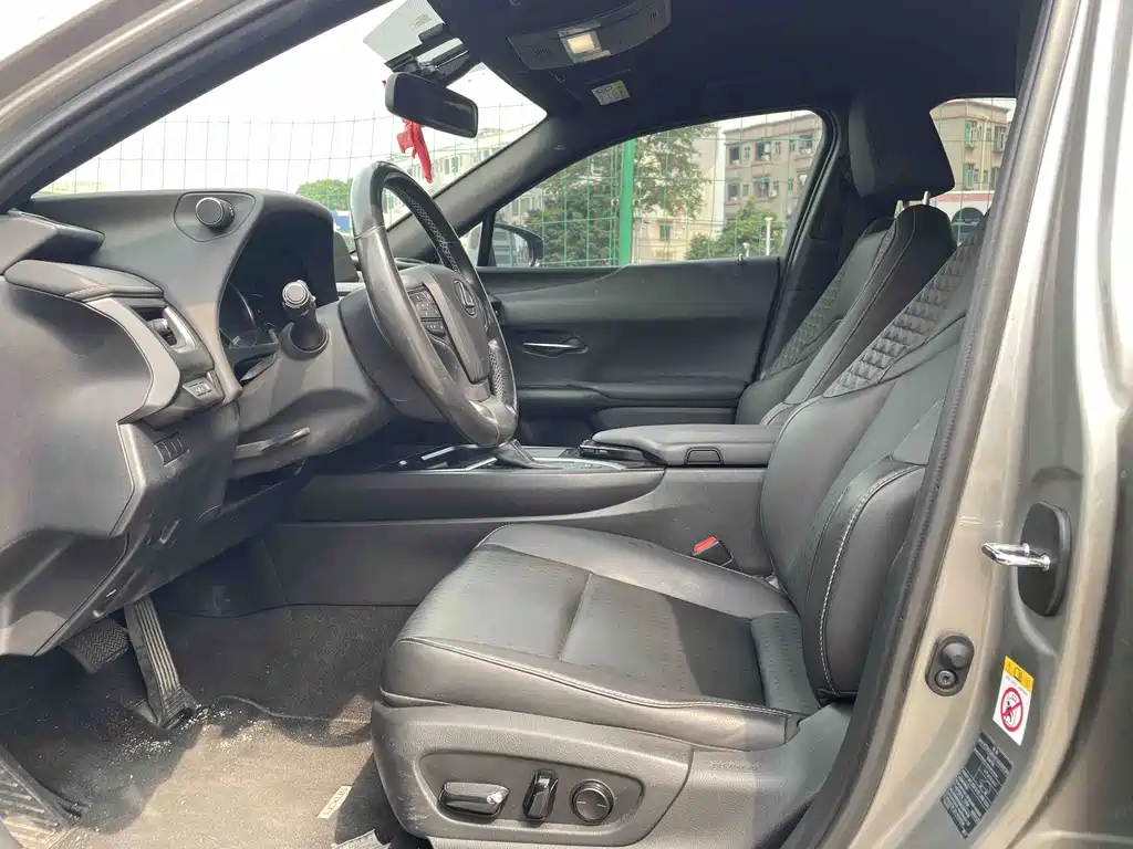 Lexus UX — миниатюра 10