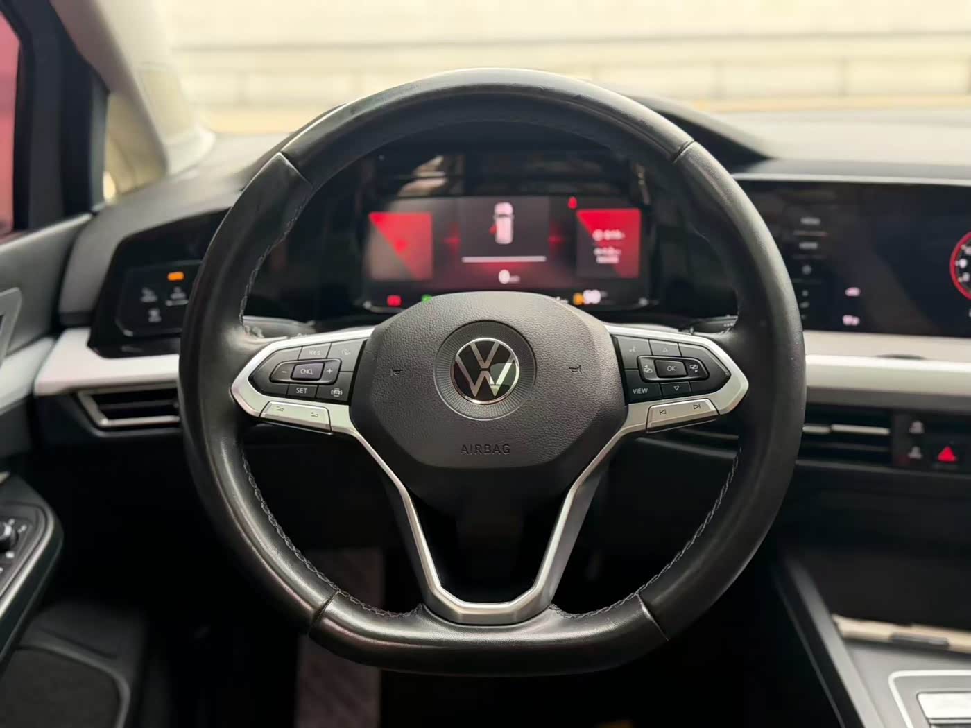 Volkswagen Golf 1.4 л 2021 г. Серебристо-серый, пробег 43000 км