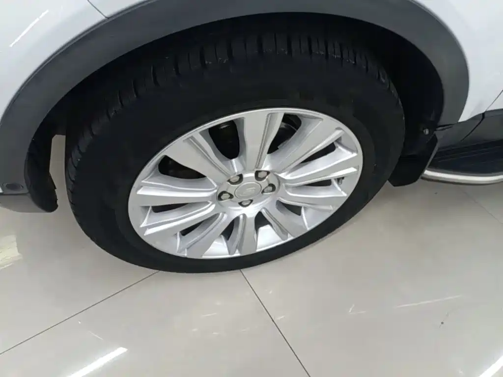 Land Rover Evoque — миниатюра 23