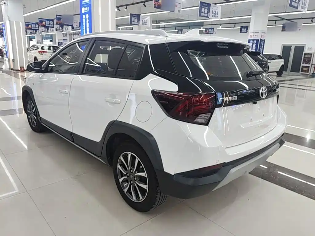 Toyota Yaris L — миниатюра 5