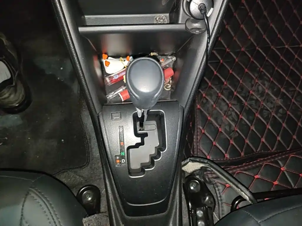 Toyota Yaris L — миниатюра 10