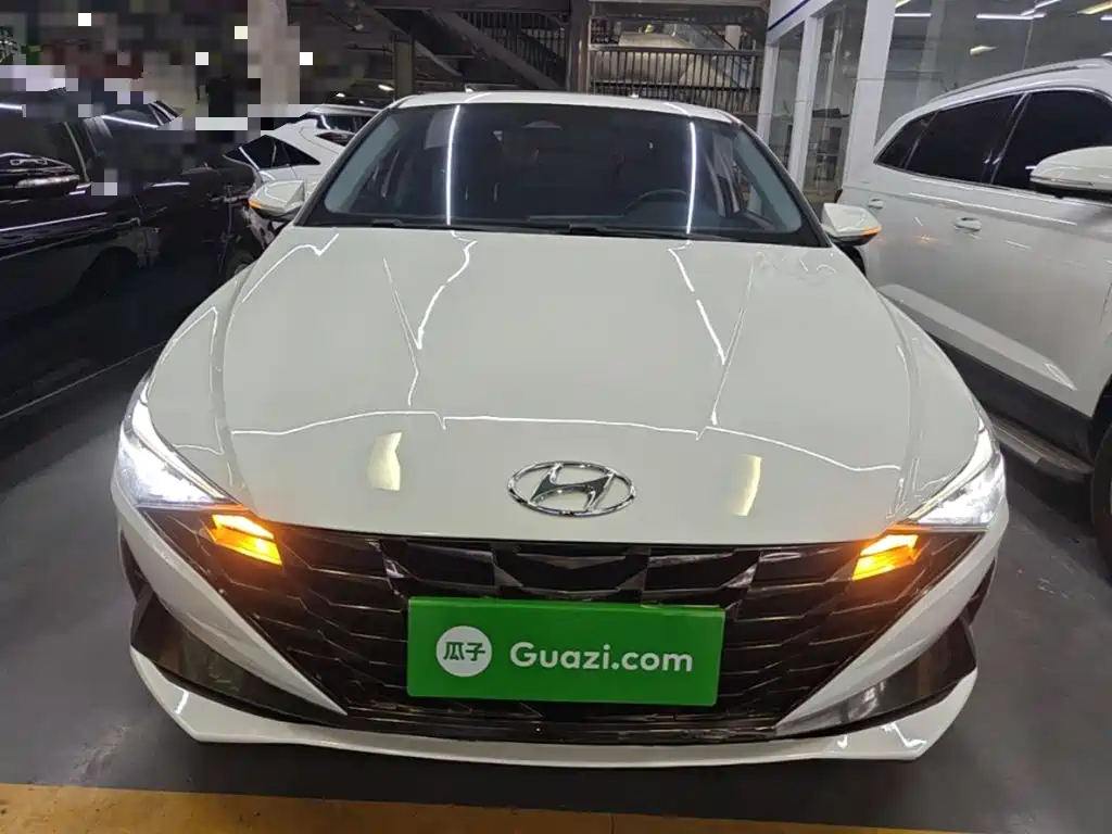 Hyundai Elantra — миниатюра 3