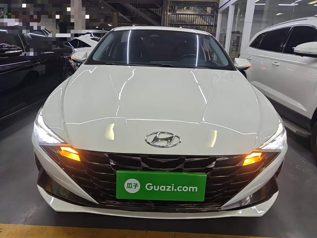 Hyundai Elantra 1.5 л 2021 г. Белый, пробег 45100 км