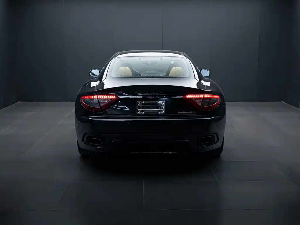 Maserati GranTurismo — миниатюра 8