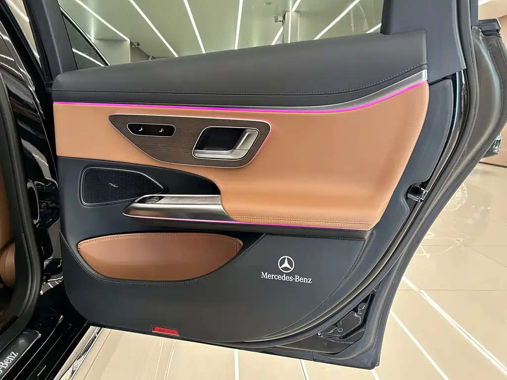 Mercedes-Benz E-Class — миниатюра 21