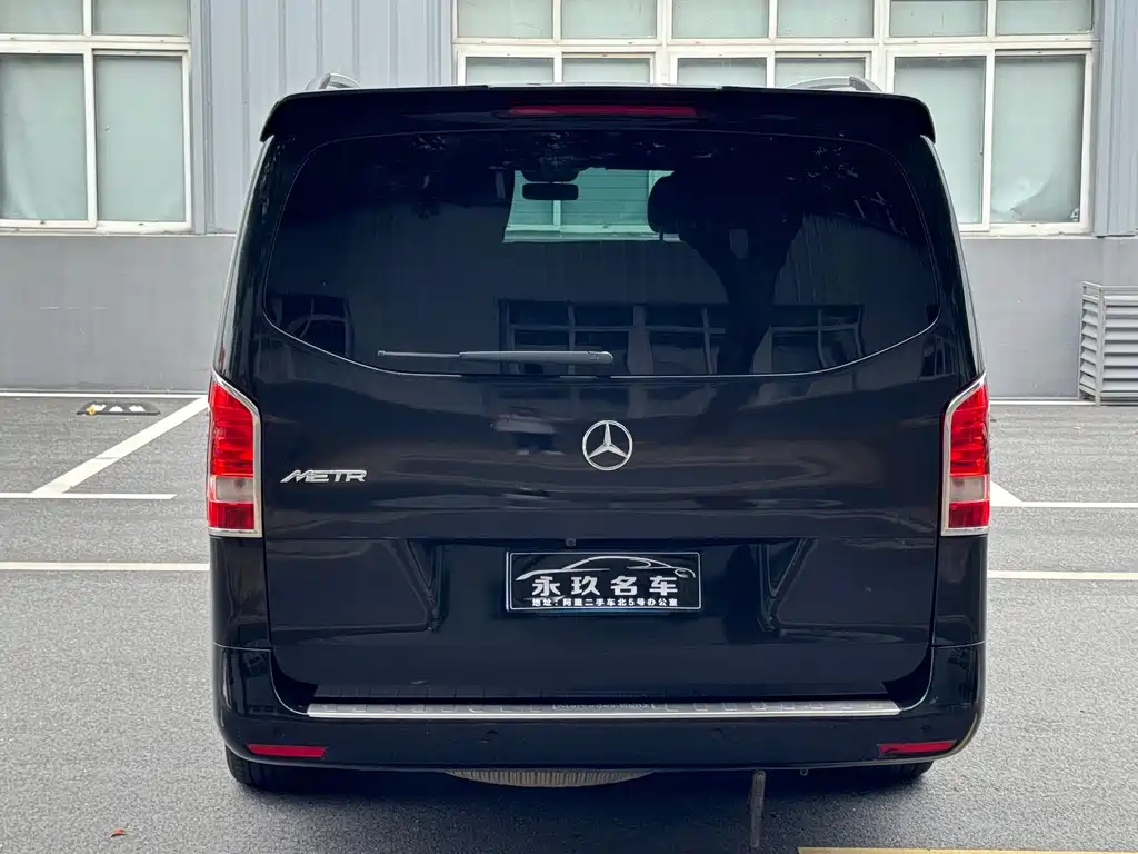 Mercedes-Benz V-Class (Import) — миниатюра 11