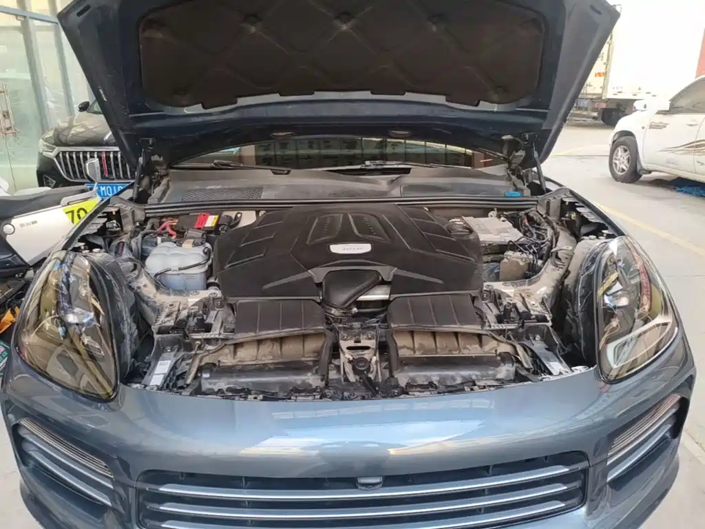 Porsche Cayenne — миниатюра 20
