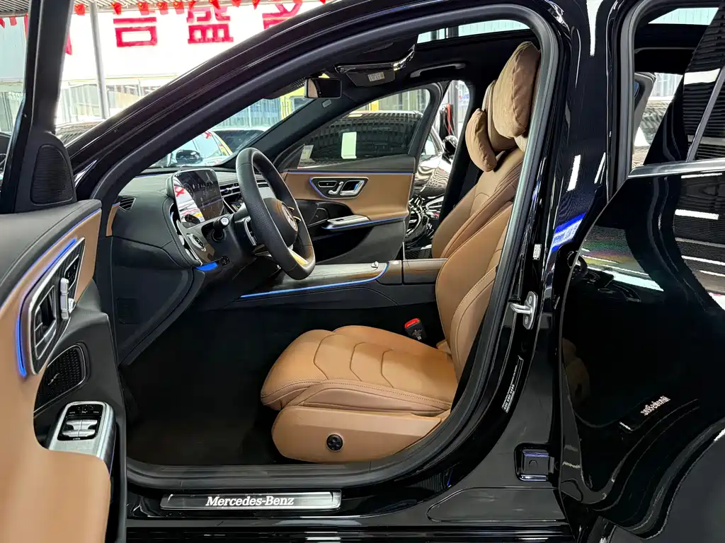 Mercedes-Benz E-Class — миниатюра 7