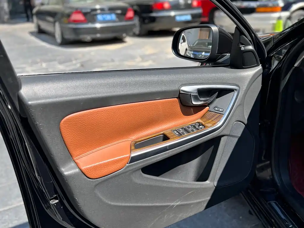 Volvo S60 (Import) — миниатюра 15