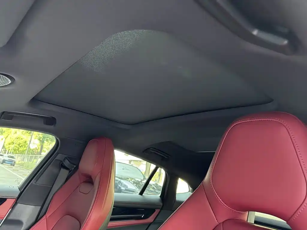 Porsche Panamera — миниатюра 7