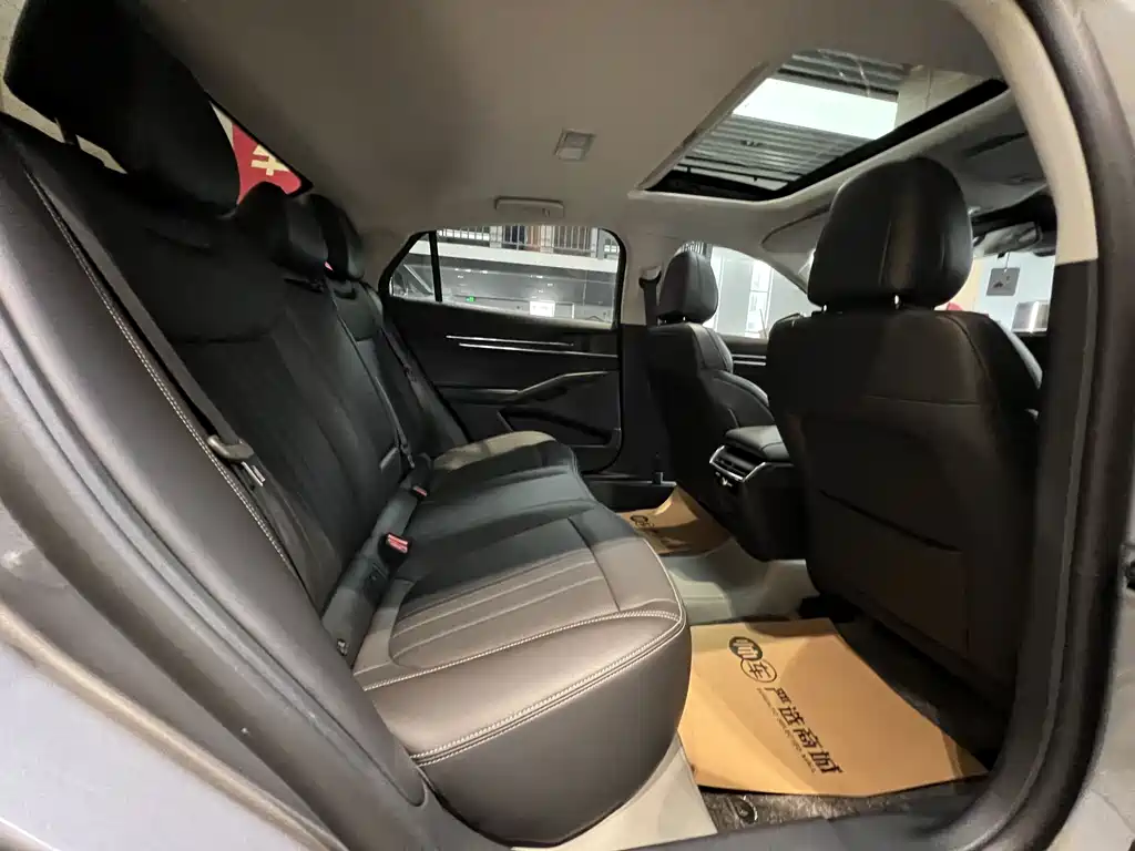 Ford Mondeo — миниатюра 9