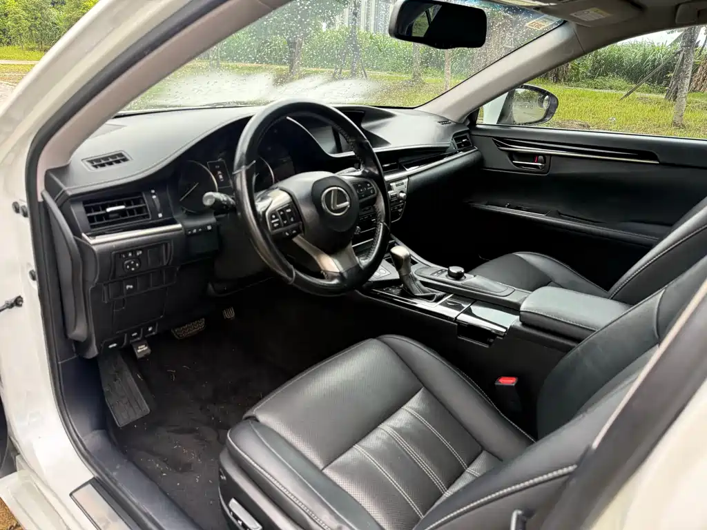 Lexus ES 2015 200 Elite