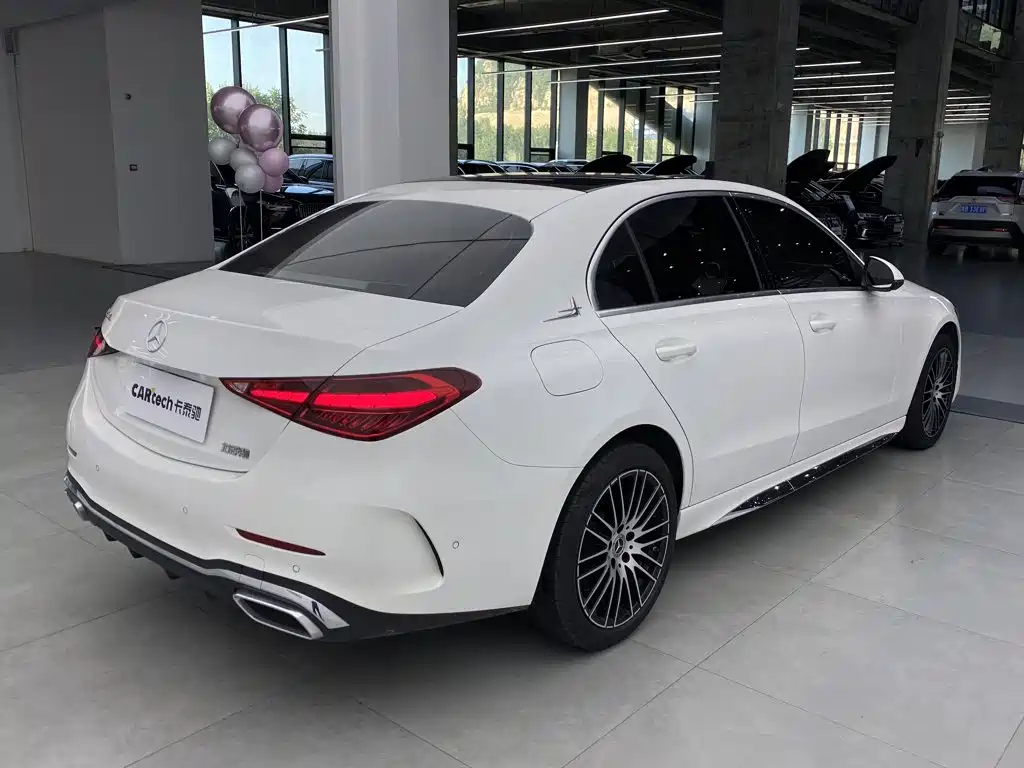 Mercedes-Benz C-Class — миниатюра 3