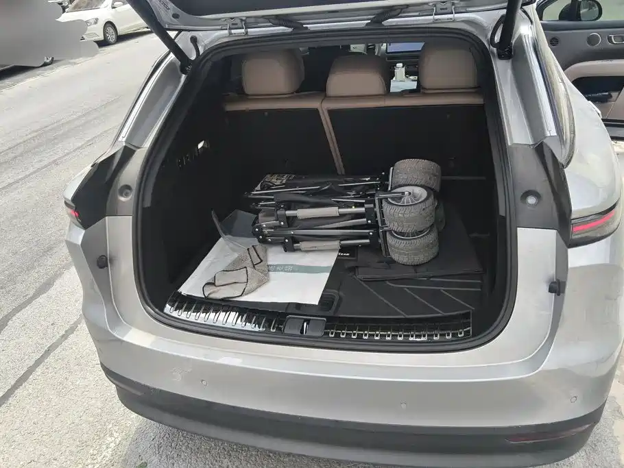 Li Auto Идеальный i6 — миниатюра 3