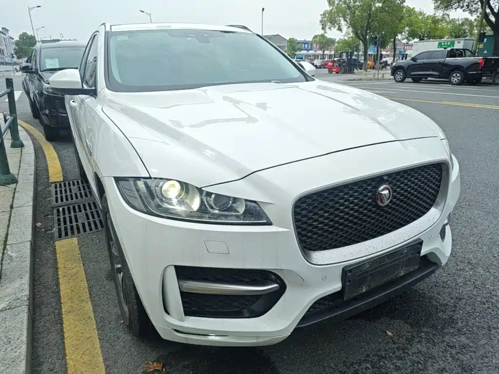Jaguar F-PACE — миниатюра 4