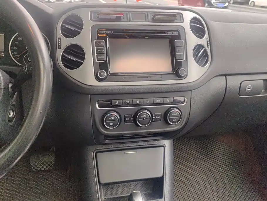 Volkswagen Tiguan — миниатюра 13