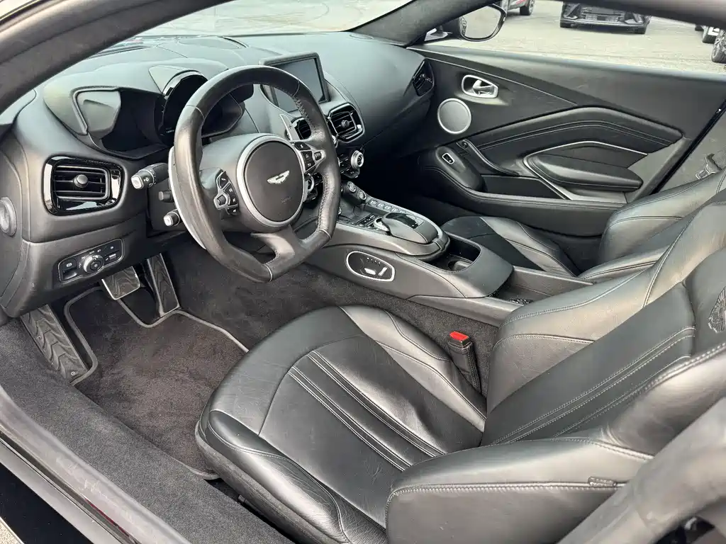 Aston Martin V8 Vantage 2020 4.0T V8 Coupe