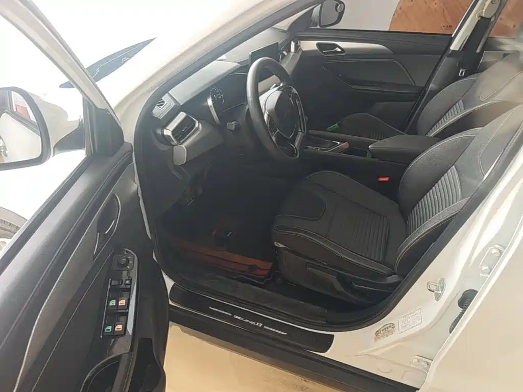 BAIC X3 — миниатюра 16