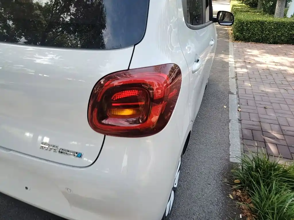 Wuling MINIEV — миниатюра 8