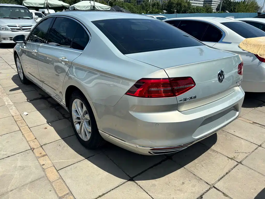 Volkswagen Magotan — миниатюра 6