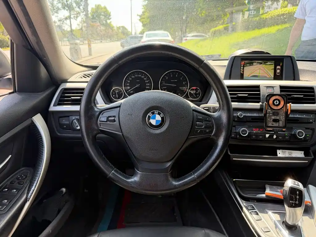 BMW 3 Series — миниатюра 14