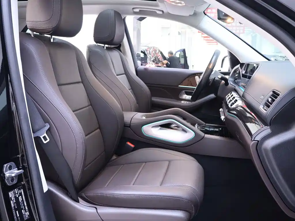 Mercedes-Benz GLE (Import) — миниатюра 21