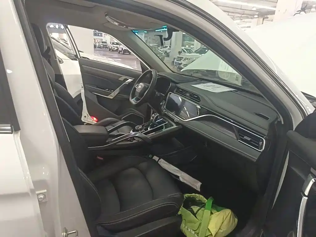Geely Boyue — миниатюра 25