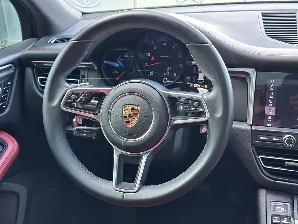 Porsche Macan — миниатюра 15