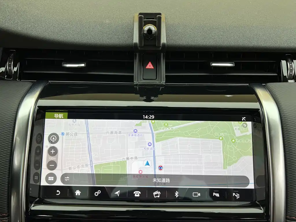 Land Rover Discovery Sport — миниатюра 10