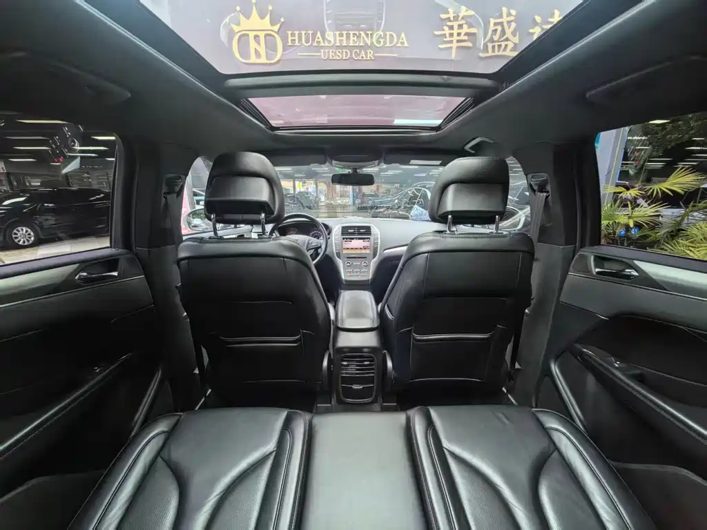 Lincoln MKC — миниатюра 8
