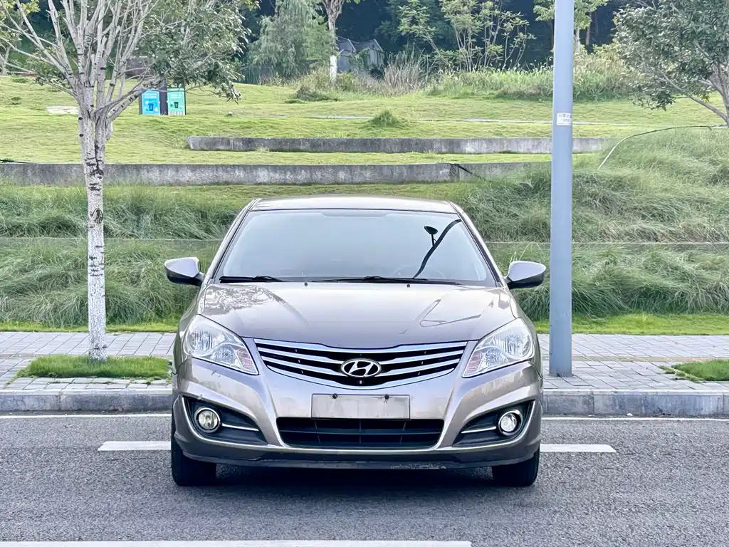 Hyundai Elantra — миниатюра 2
