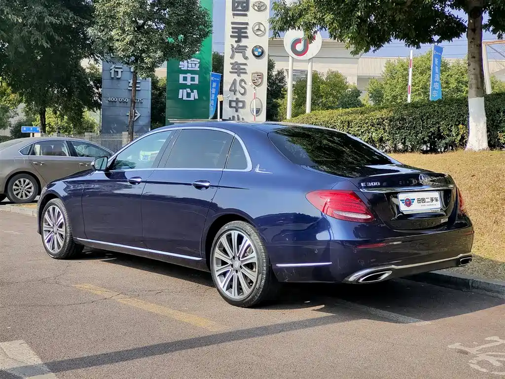 MERCEDES-BENZ E CLASS