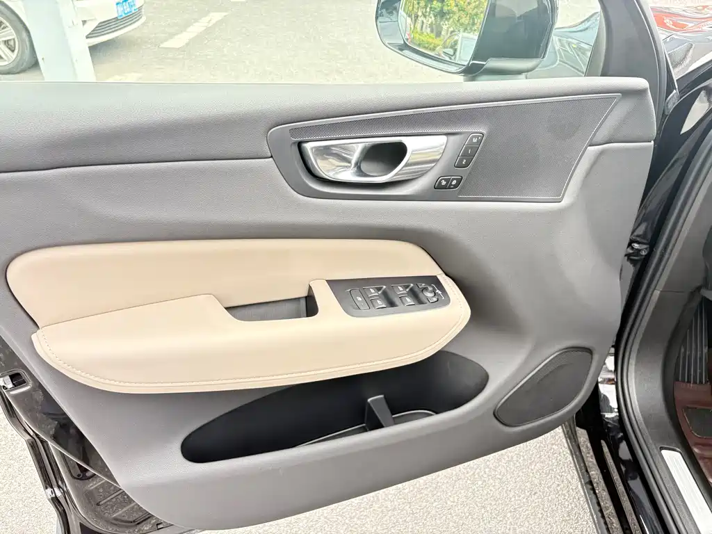 Volvo XC60 — миниатюра 13