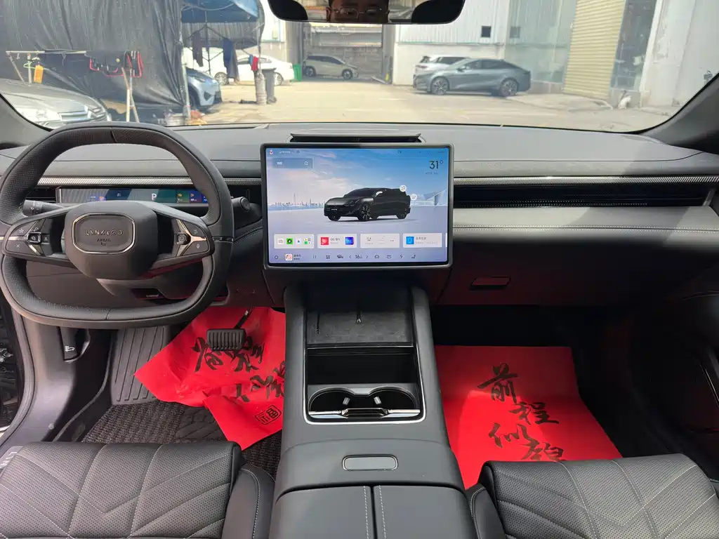 Lynk & Co 10 — миниатюра 5