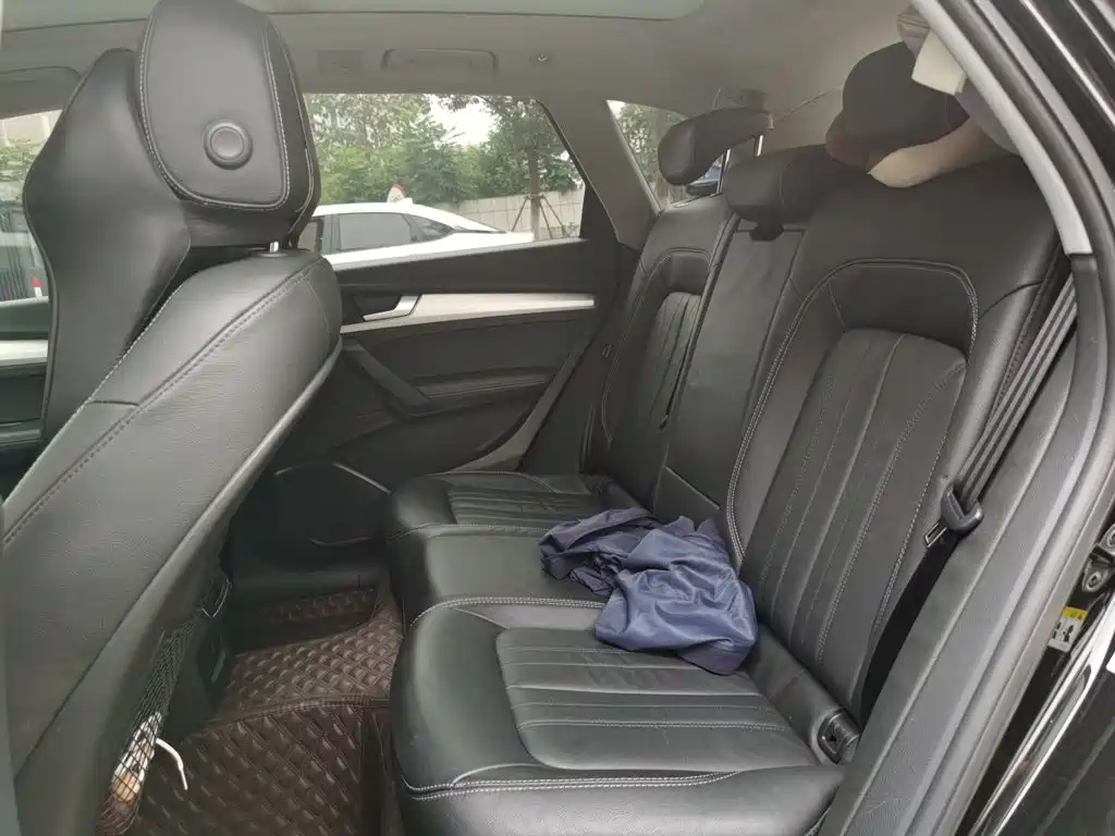 Audi Q5L — миниатюра 15