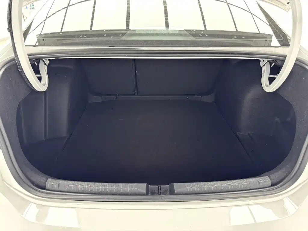 Volkswagen Lavida — миниатюра 11