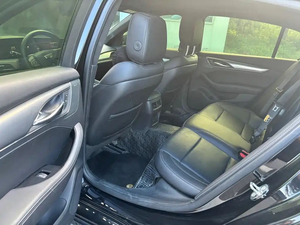 Cadillac CT5 — миниатюра 11