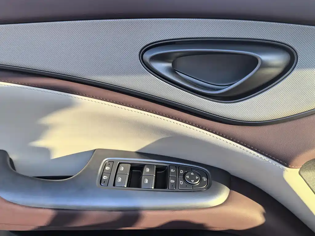 BYD Seal 07 DM-i — миниатюра 12