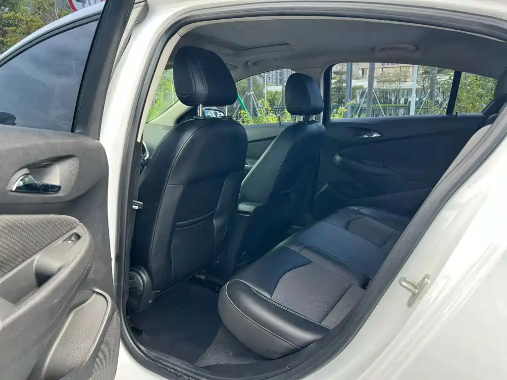 Chevrolet Cruze — миниатюра 7