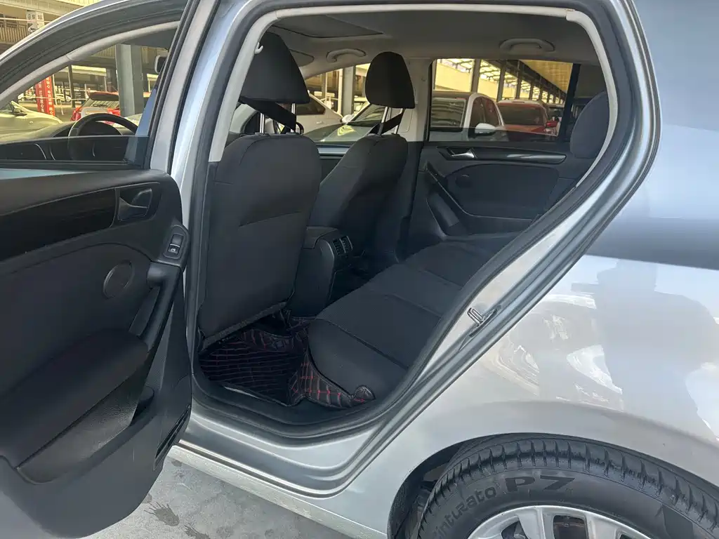 Volkswagen Golf — миниатюра 8