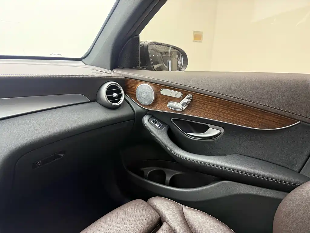 Mercedes-Benz GLC — миниатюра 11