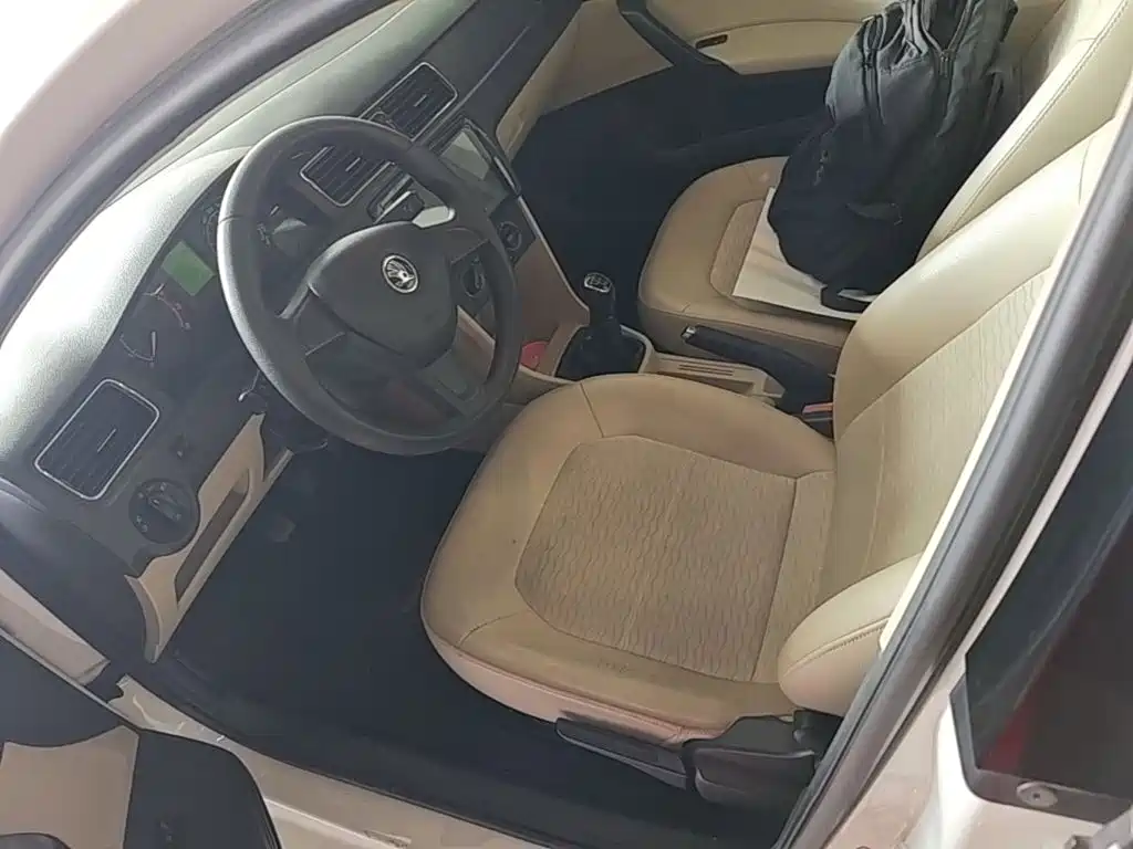 Skoda Rapid — миниатюра 15