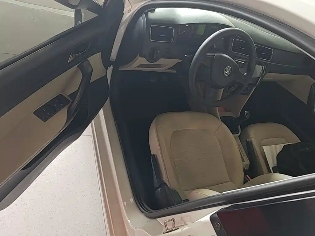 Skoda Rapid — миниатюра 16
