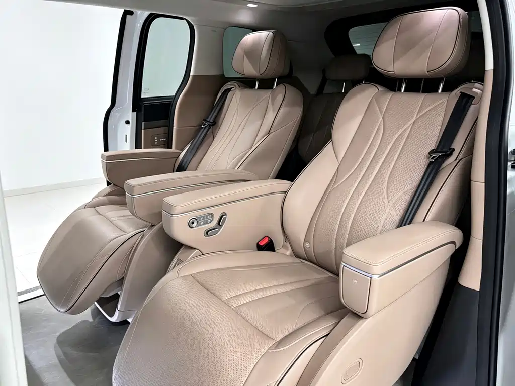 XPeng X9 — миниатюра 5
