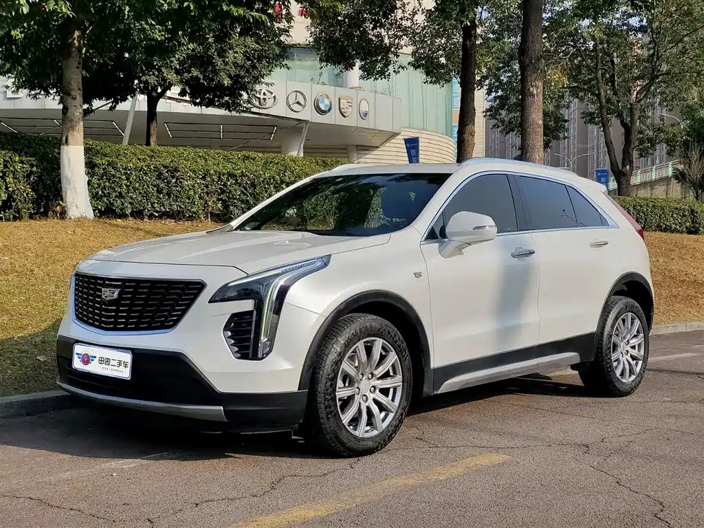 CADILLAC XT4