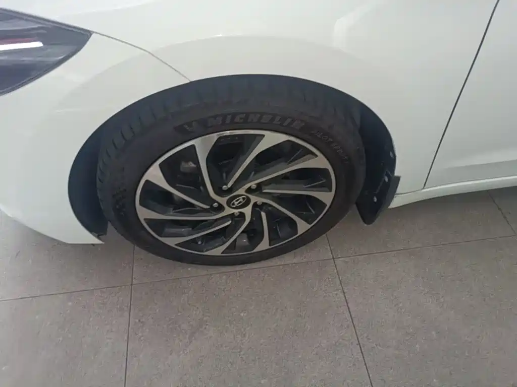 Hyundai Elantra — миниатюра 23