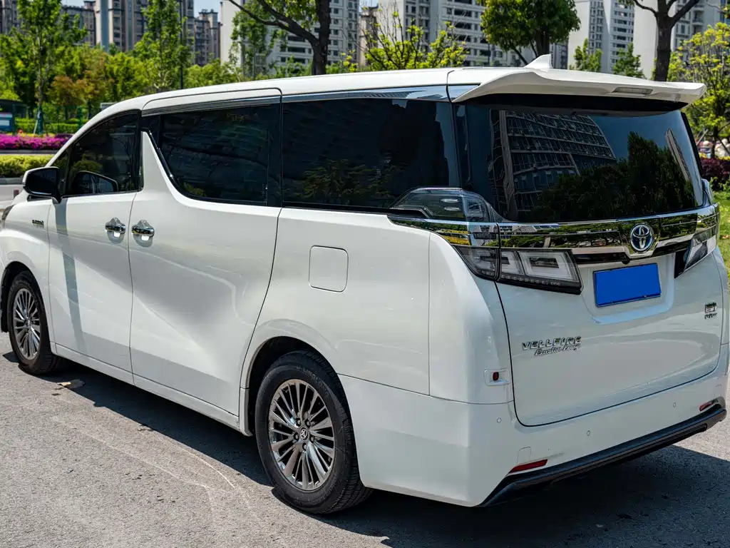 Toyota Vellfire — миниатюра 4